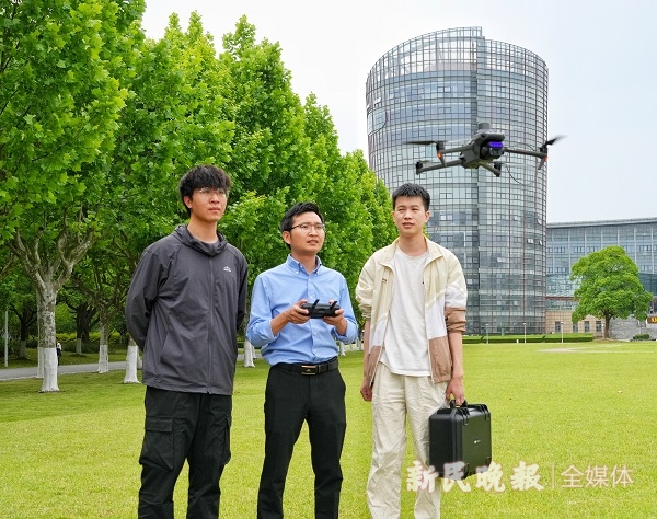 易倍体育网站：创“新”者说丨华师大胡国华：无人机低空采集数据智能管理城市行道树(图2)