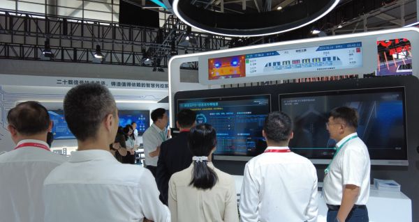 Emc易倍体育：海信携智慧轨交新技术重磅亮相2024城轨展暨高峰论坛(图3)