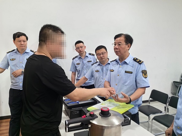 智慧监管、无忧退货厦门湖里市场监管“标本兼治”守护旅游市场秩序(图1)