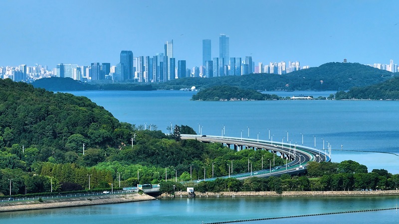 Emc易倍体育：【人民城市·温情中国】未来已来物联网织就智慧城市(图1)