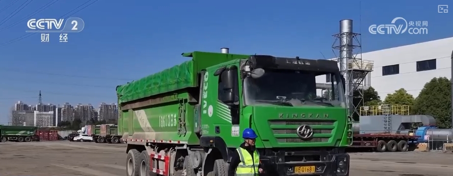 “聪明的车”“智慧的路”数字赋能交管！“空中交警”护航出行平安(图2)