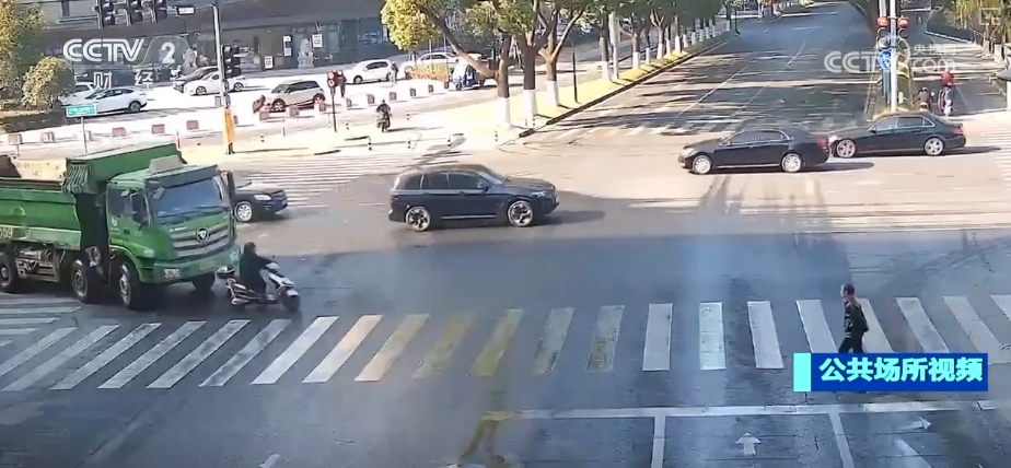 “聪明的车”“智慧的路”数字赋能交管！“空中交警”护航出行平安(图1)