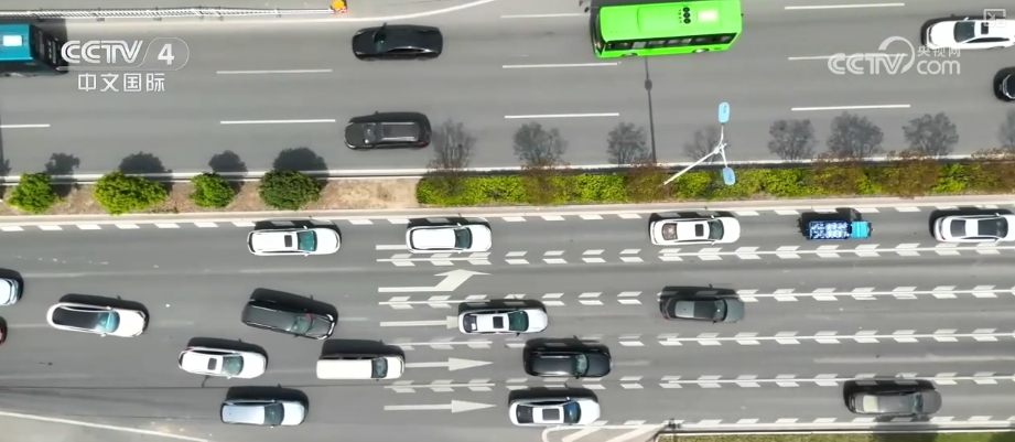 “聪明的车”“智慧的路”数字赋能交管！“空中交警”护航出行平安(图15)