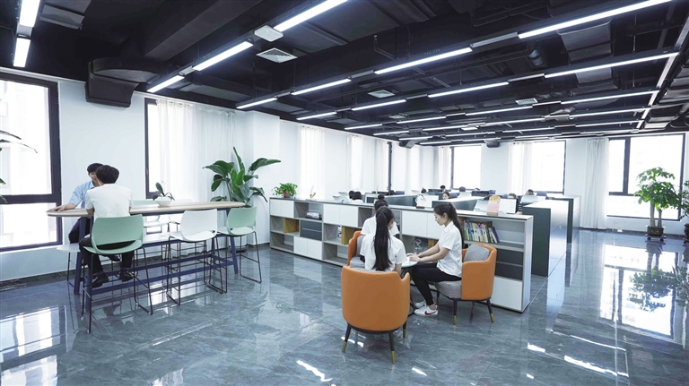 Emc易倍体育：以产业高度标注城市高度(图1)