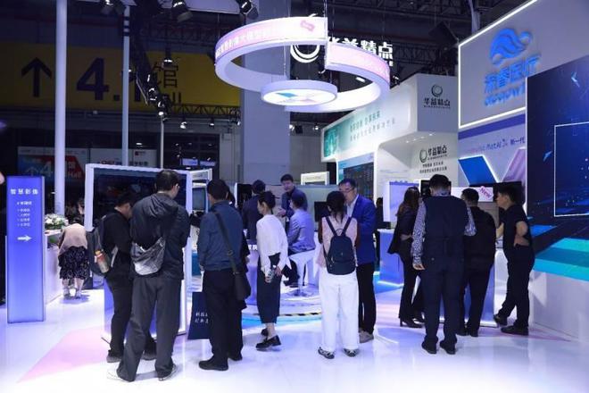 深睿医疗CMEF2025多模态大模型开启智慧医疗新纪元(图3)