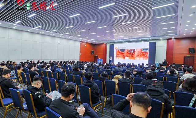 山东医博会聚焦AI医疗智能机器人展会大“炫技”(图6)