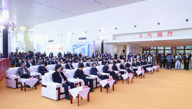 关爱生命呵护健康2024第50届中国国际医疗器械（山东）博览会在山东国际会展中心盛大开幕(图2)