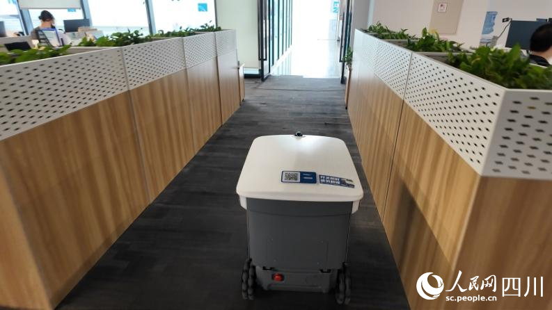 行進中國7x24小時待命看配送行業的“天選打工人”(图1)