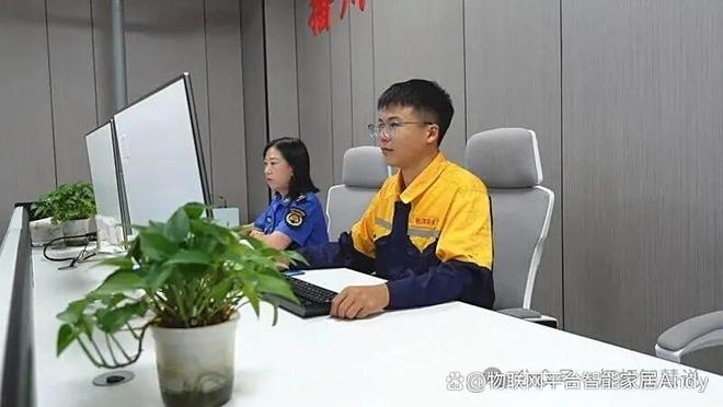 易倍体育网站：从“人巡”到“智控”智慧路灯让城市“亮”出科技范儿(图3)