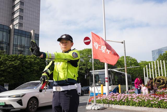 上海杨浦交警倪嘉辉：智慧护航城市动脉忠诚践行爱民初心(图3)