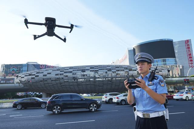 上海杨浦交警倪嘉辉：智慧护航城市动脉忠诚践行爱民初心(图2)