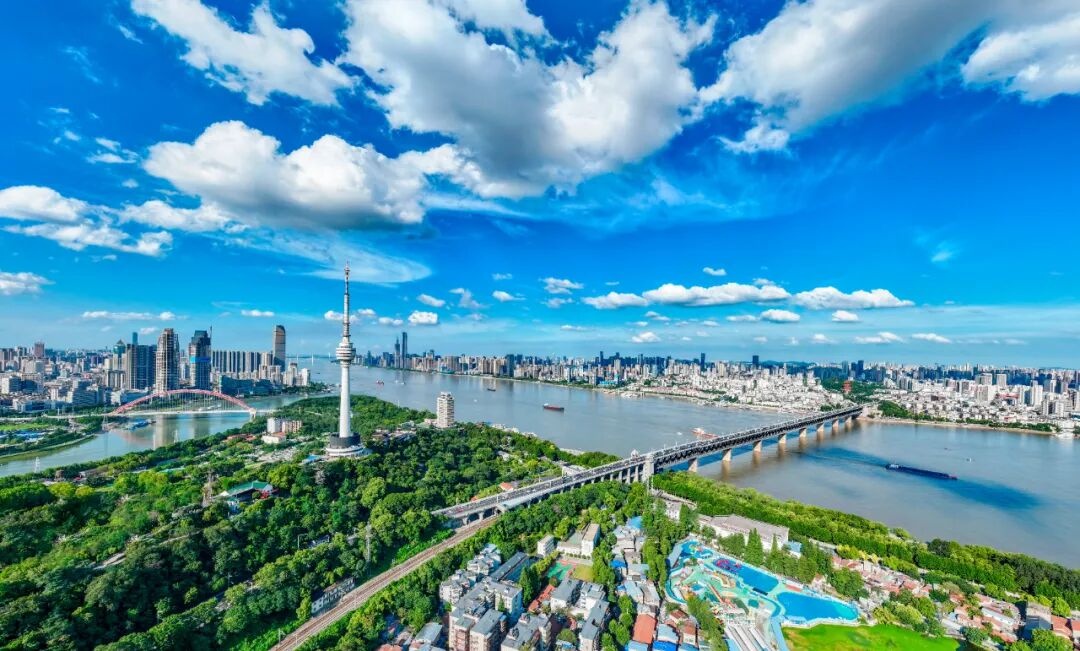 Emc易倍体育:狂飙!武汉接连霸榜(图1)