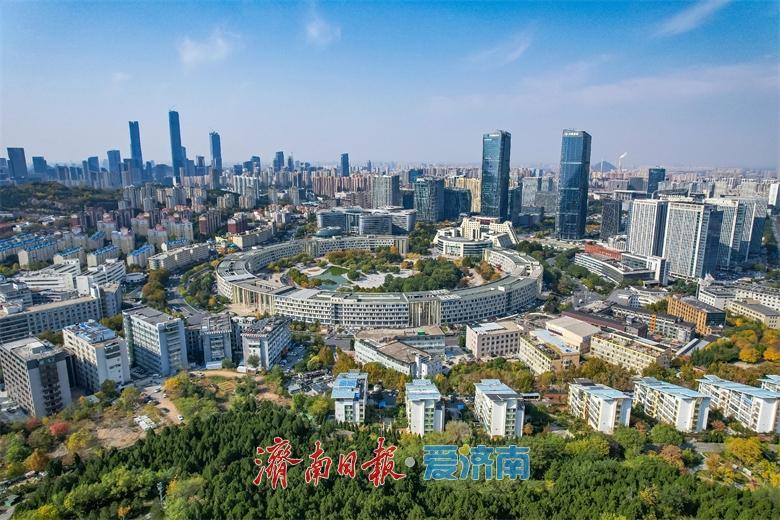 易倍体育网站：加“数”前行泉城涌动智慧潮(图1)