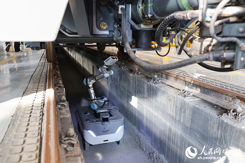 全国首个！合肥轨道发布“机器人军团”(图6)