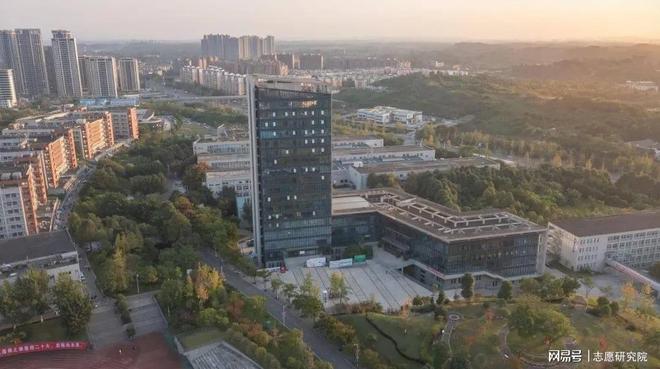 Emc易倍体育：成都工业职业技术学院智慧城市学院就业好不好？建筑版本之子！(图3)