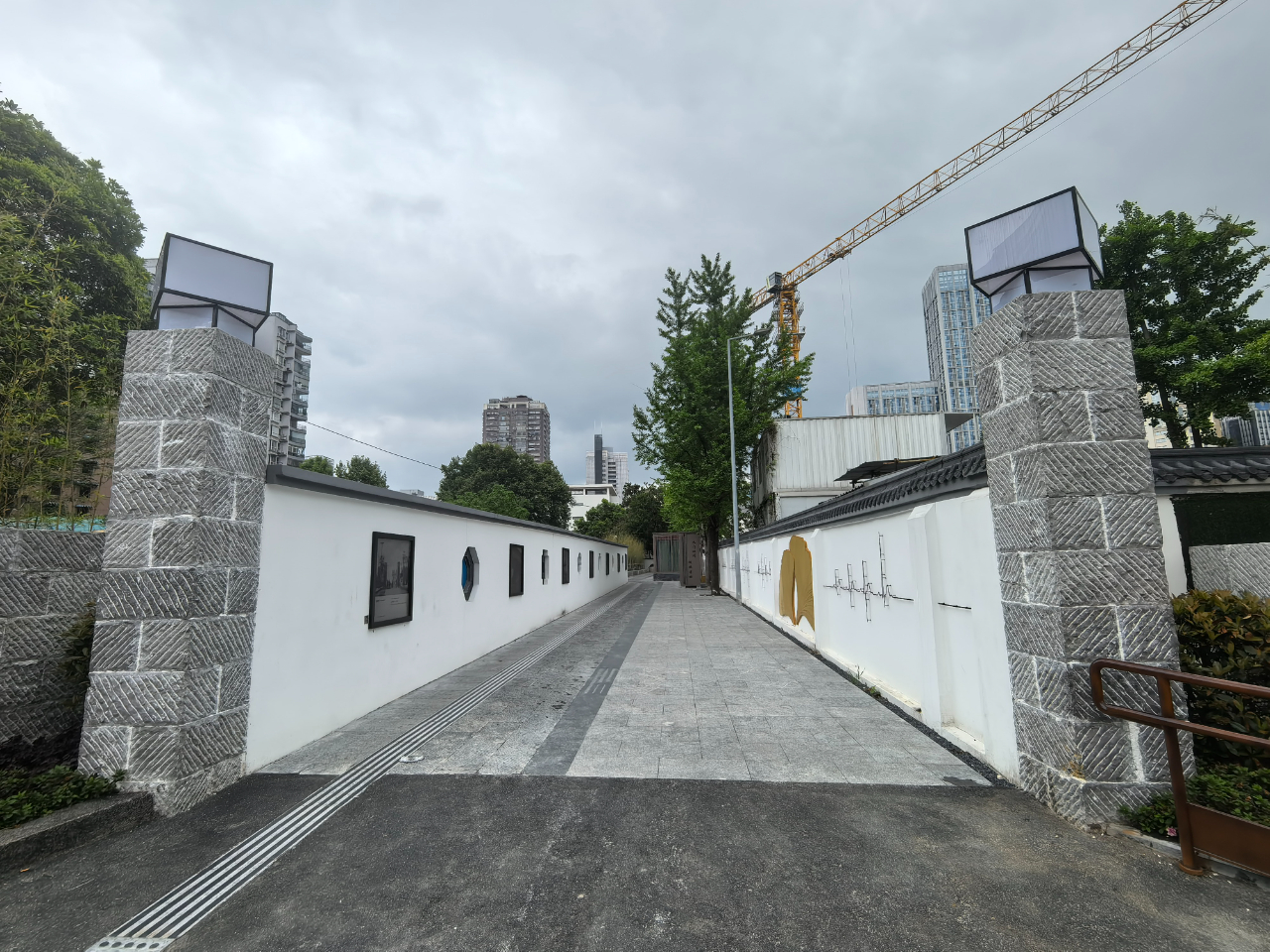 贵阳云岩：绣出城市新颜值街巷长出新时尚(图5)