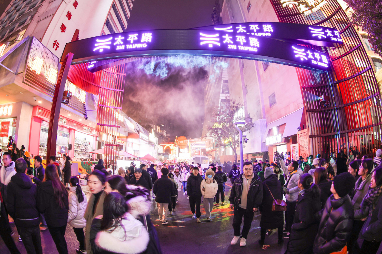 贵阳云岩：绣出城市新颜值街巷长出新时尚(图9)