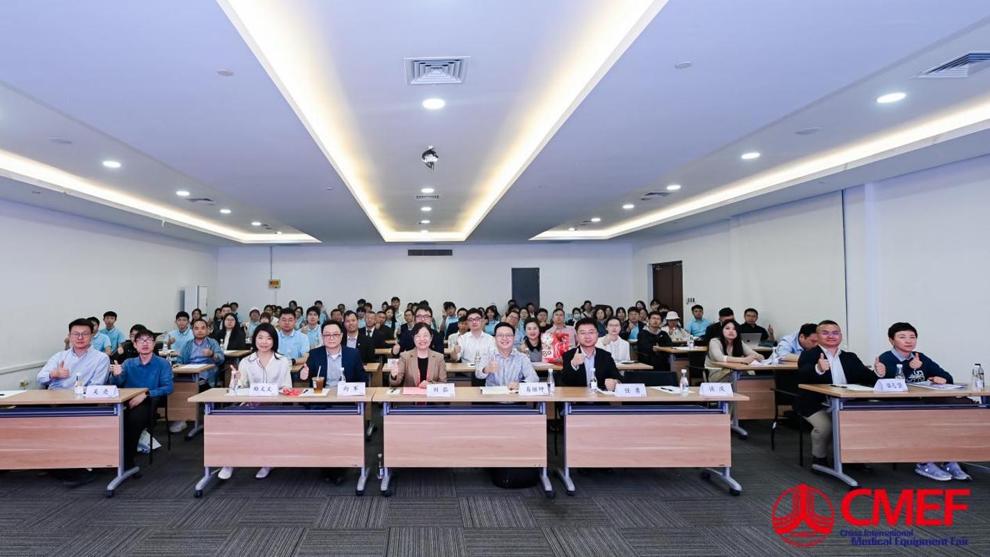 生命学院师生赴上海开展研学实践(图3)